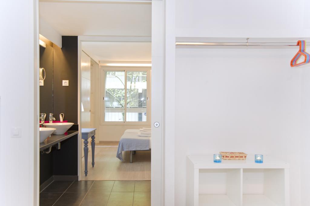 Montaber Apartments - Sagrada Familia Barcelona Buitenkant foto